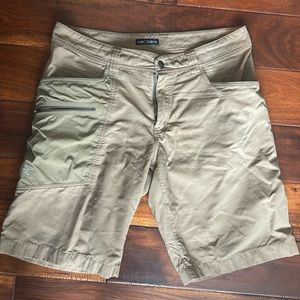 Arcteryx men's khaki shorts, size 34